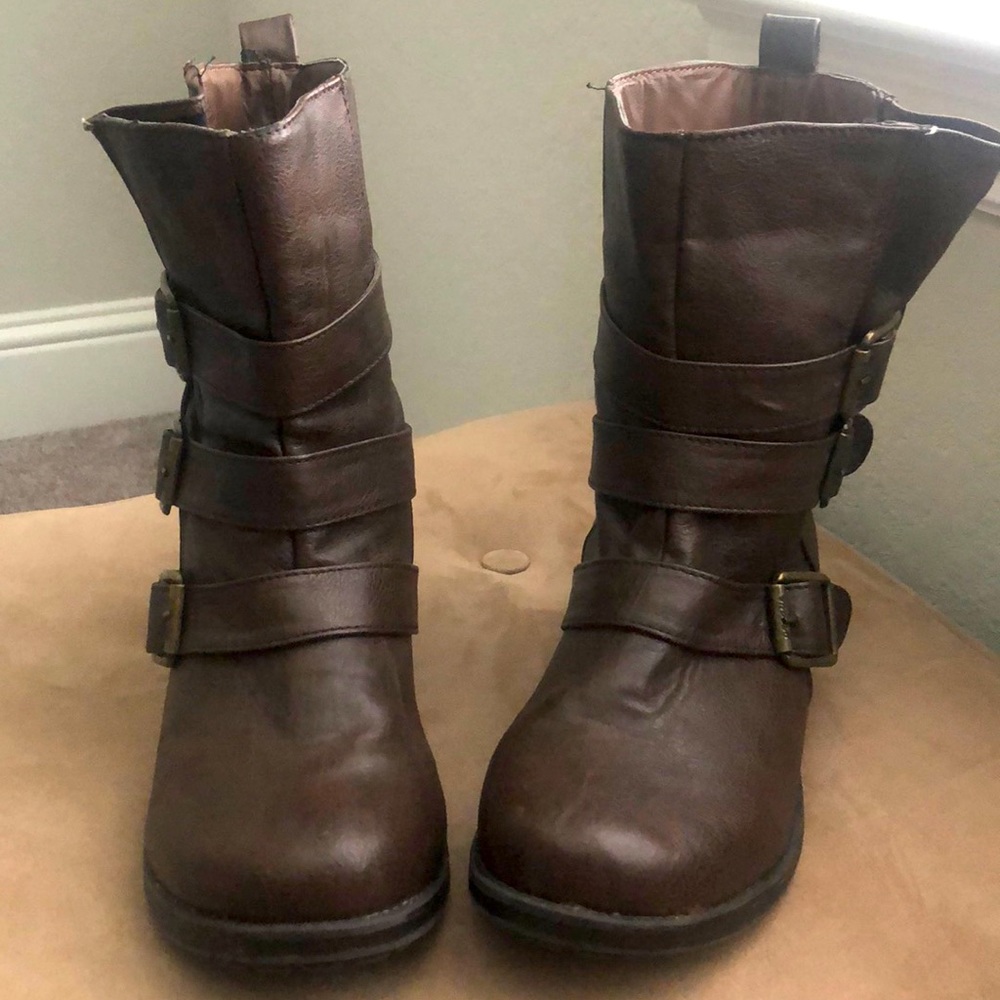Short Chocolate Boots